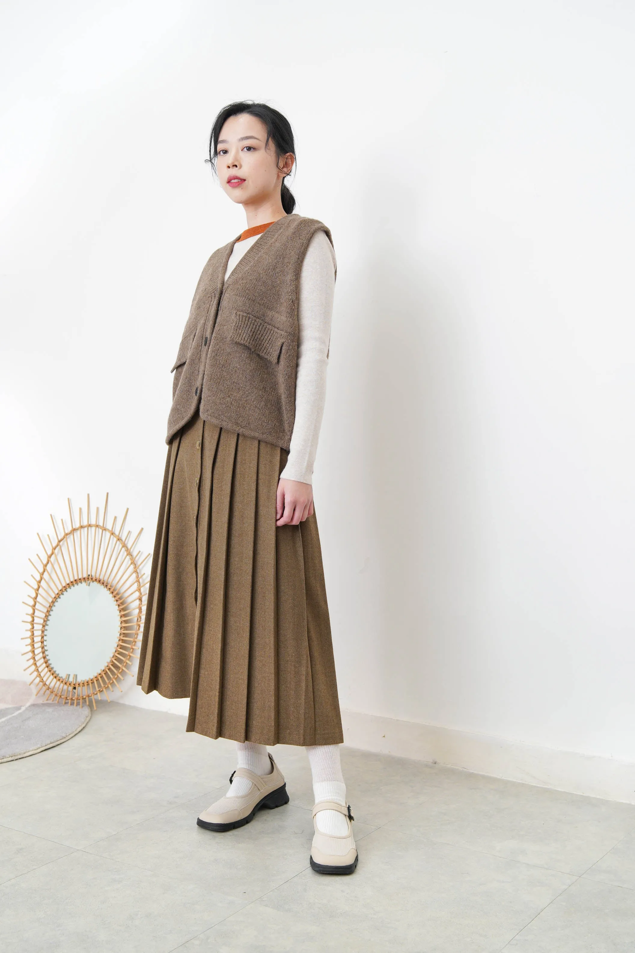 Brown 2 ways wool pleats skirt with buttons