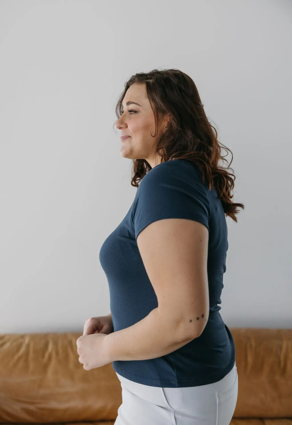 ESSENTIAL SHORT SLEEVE RIBBED CREW NECK TEE IN STARRY