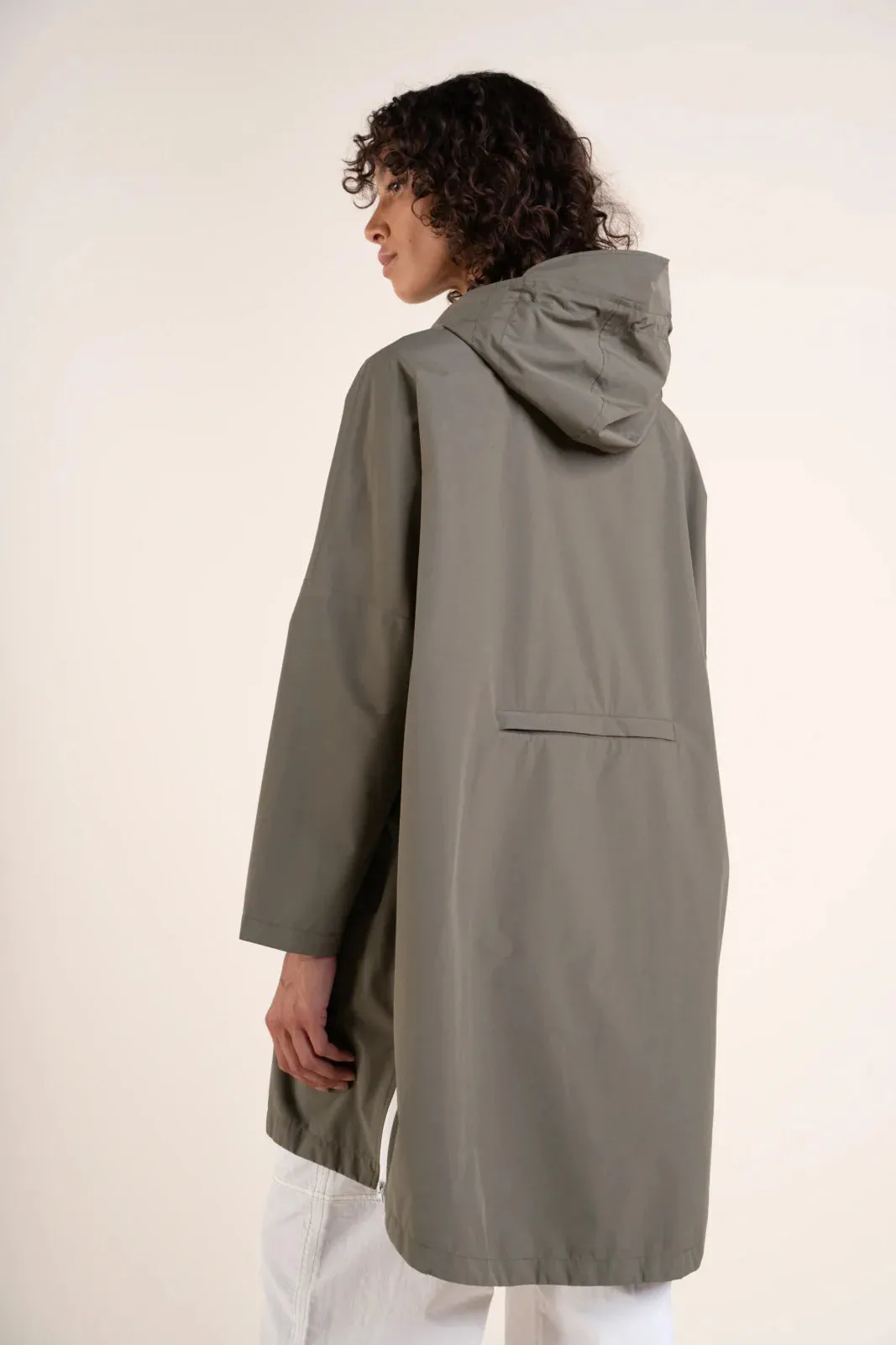 FLOTTE | Liberte Raincoat Cape | Khaki