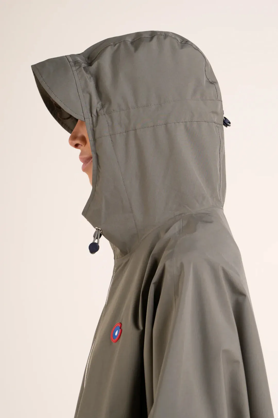 FLOTTE | Liberte Raincoat Cape | Khaki