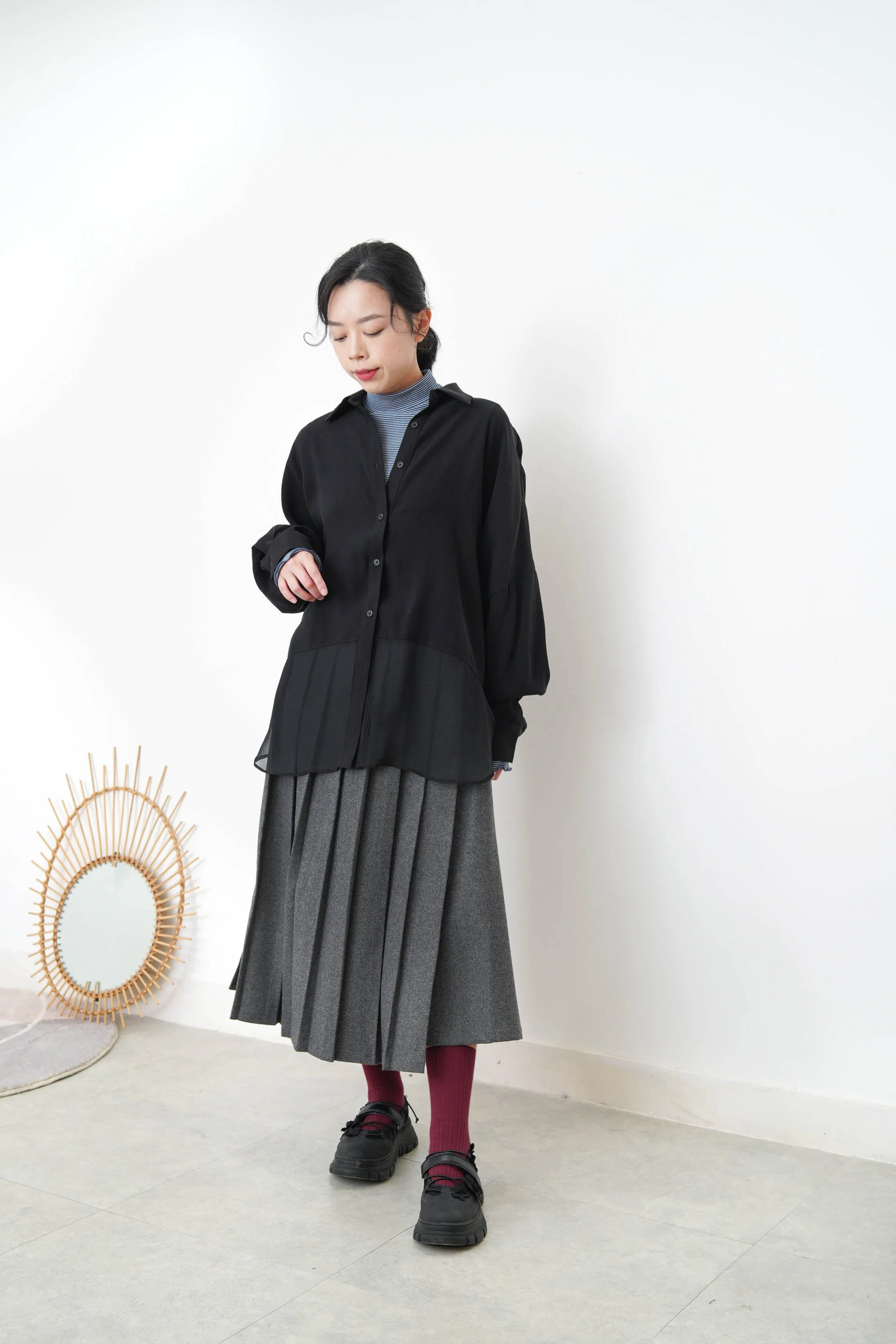 Grey 2 ways wool pleats skirt with buttons