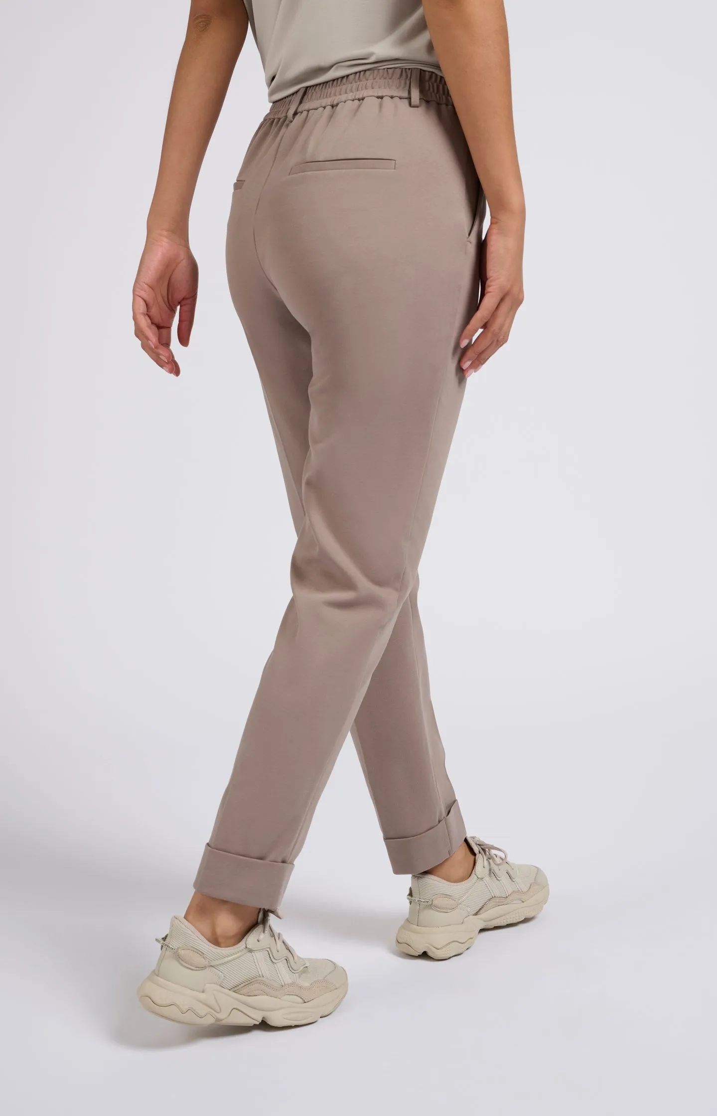 Jersey trousers with straight legs and elastic waistband