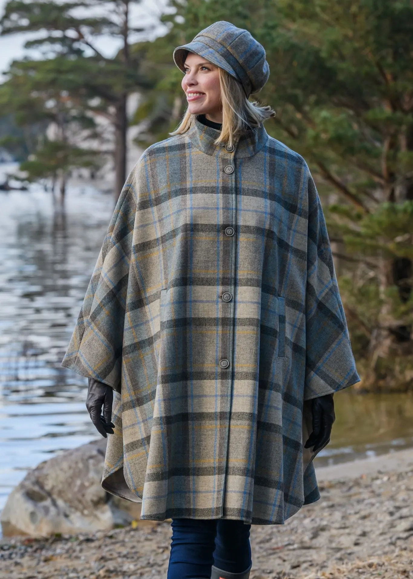 Mucros Dunloe Cape | Grey Multi Check