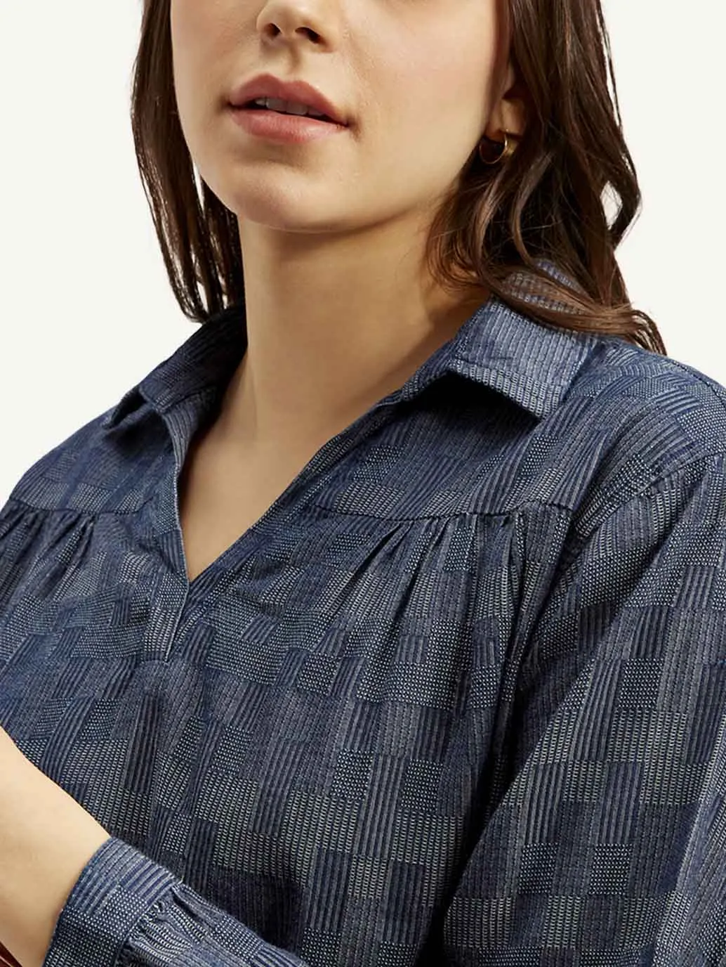 Women's Abstract Dark Blue Spread Collar Top