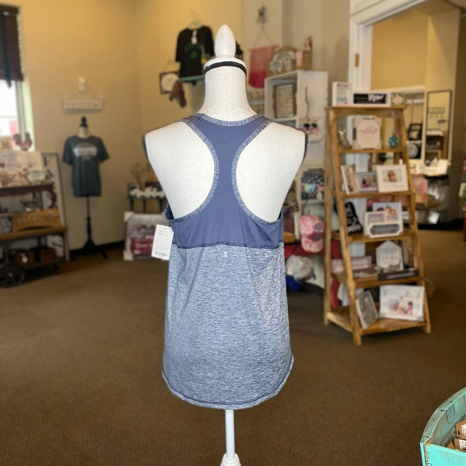 Xersion Essential Performance Tank - Size Small